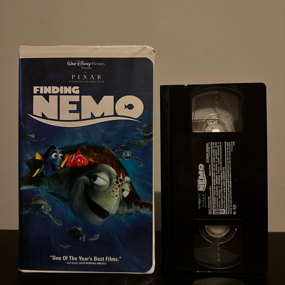 Disney Pixar’s Finding Nemo VHS - Picture 1 of 2